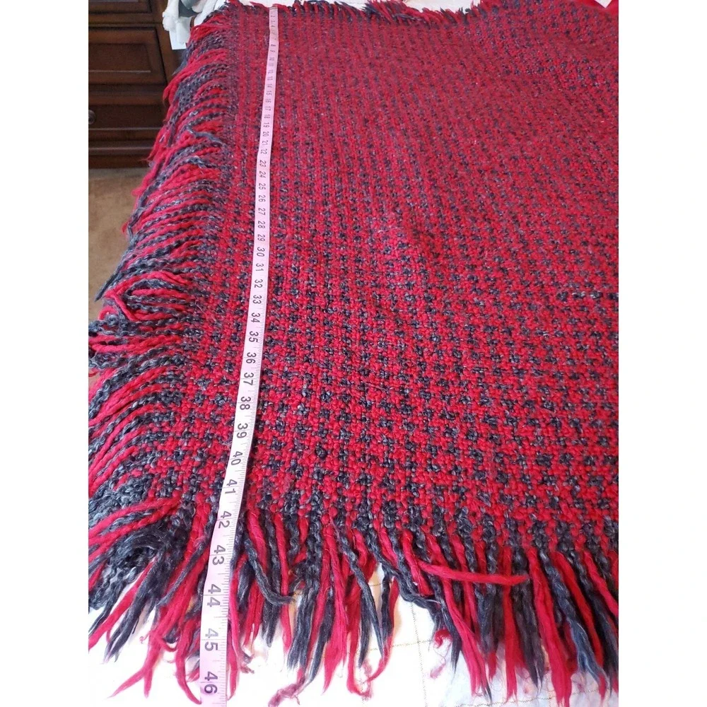 Kennebunk Weavers Wool Blend Fringe‎  Throw Blanket 46x62 Red & Gray Soft Cozy